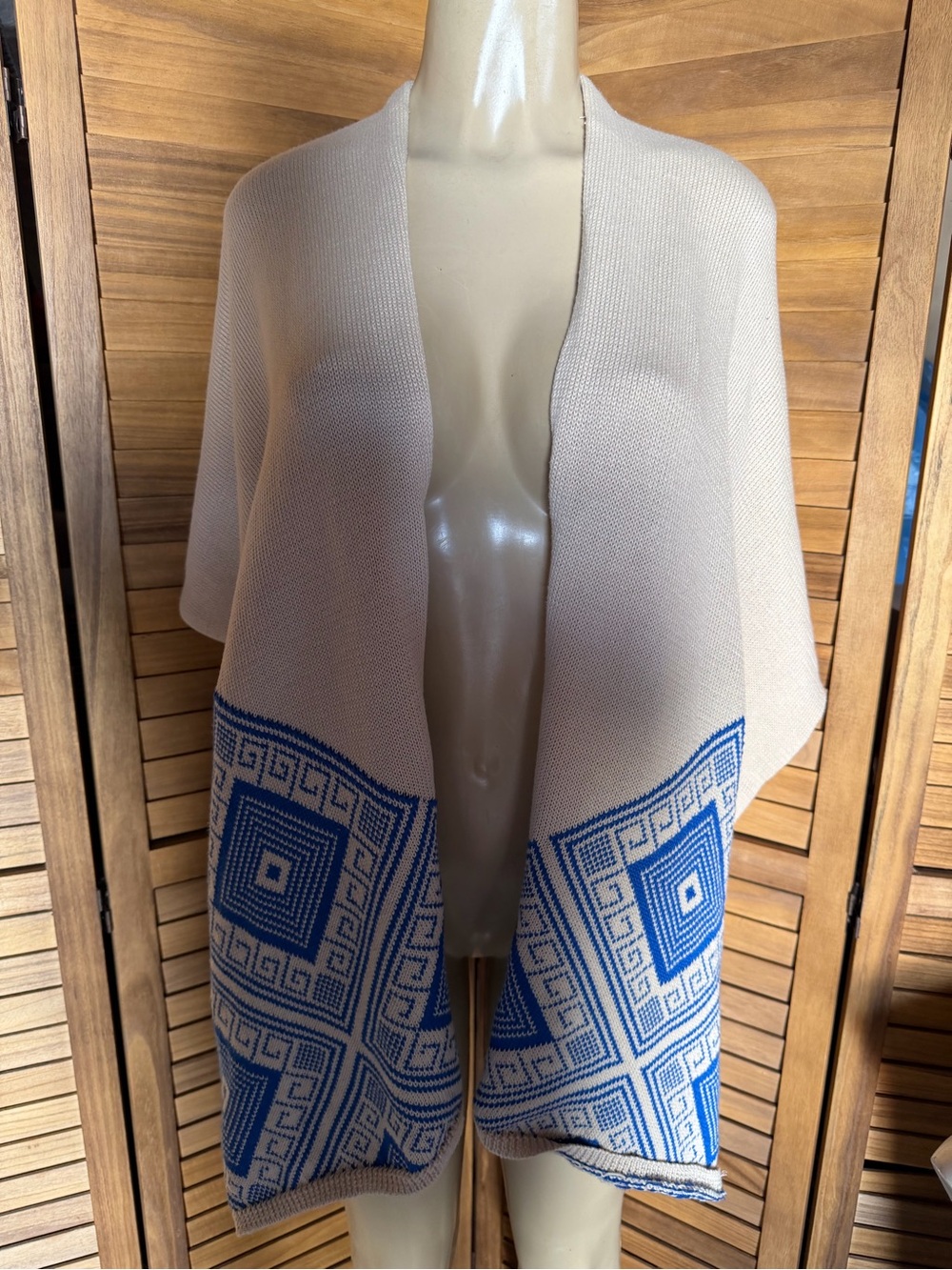 Madison Cream Wrap with Blue Geometric Border
